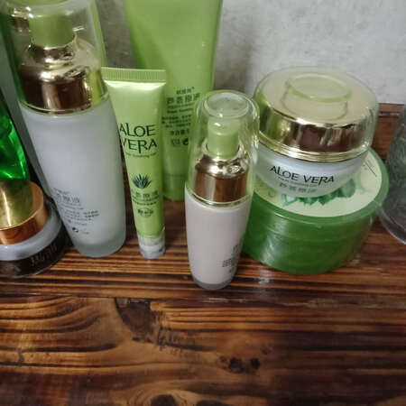 很好用，价廉物美，卖家很细心，包装得好，还有很多小礼物，物流也快，用完会继续