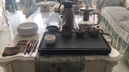 茶盘很好，小巧实用，石材厚重