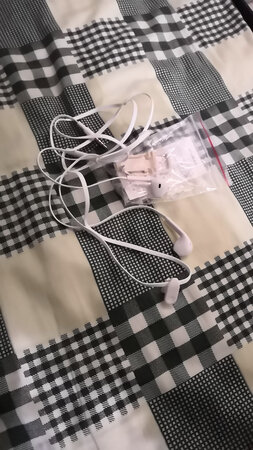 耳机按键按不灵，音质效果不好，在没收到货的时候想退货的没退，害的我在**买的耳机都给拒收了