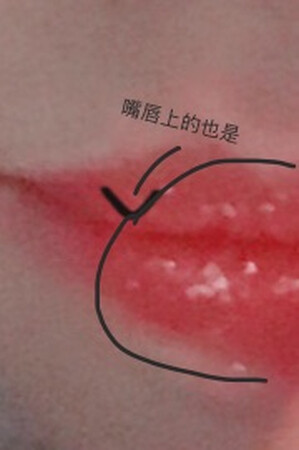 非常好看！！！！！其实薄的这种亮片拿水就粘得上去，然后厚的就要用胶了，准备过几天去展子用！可以说是jd购物比较满意的一次了