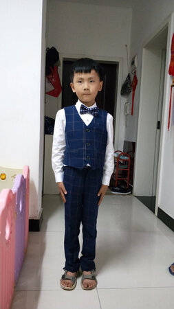 衣服质量很好，儿子穿上帅帅哒！！