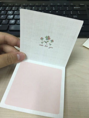 礼品挺精致，遗憾的是寄语忘记帮代写了！客服态度很好，希望商家以后更细心一些！毕竟寄语是这份礼物很重要的一部分！给个好评。