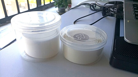 还不错，效果达到理想，机房用，粘不粘的久还得时间验证。