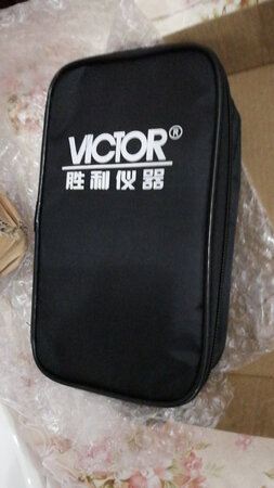 发货速度很快，小巧方便实用，还有一个袋子