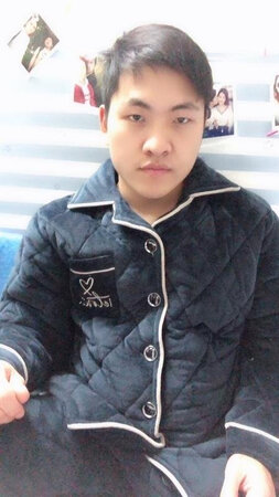 老公说这个居家服真不错。特别暖和，一点都不扎身子，肥瘦长短都可以，下水后也不褪色，也不掉毛毛，买的特别值