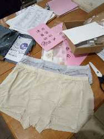 第二次购买了，是真丝的夏天穿很舒服就是屁股有点小，可惜没有大号的