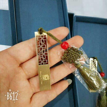 给老师买的，小小心意，看着还不错的，礼品很精美，价格真的是优惠了，有点高大上，我很喜欢，。拿去给老师了，老师看着挺高兴的，虽然嘴上没说。我心里好开心，看到这个老师肯定记得说有一个学生惦记着他。???