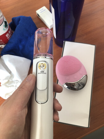 非常不错的国货产品 比较符合和年龄段的人使用 和母亲一人一组 也不贵 套餐也优惠