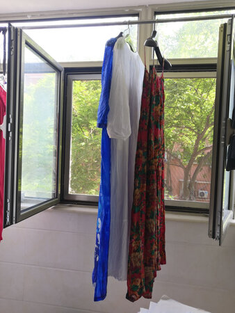 还不错，满意的一次购物，好久不敢在网上买衣服了。这衣服晚上溜弯不仅防蚊子，配个面具还能吓人?。