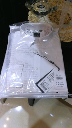 非常喜欢，舒服，划痕，跟我以前在实体店买的是一样的。