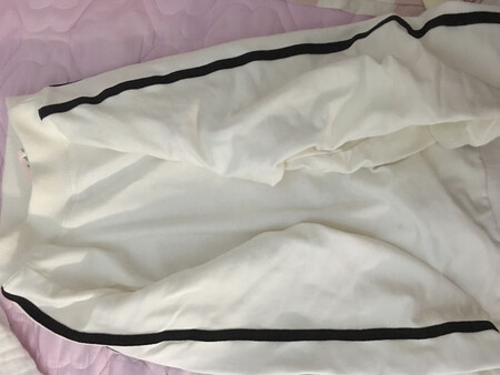 衣服有点味道，洗过水之后就还好，合适修身好看??