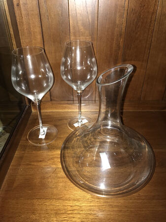 酒一般，送的醒酒器和杯子感觉还不错哦