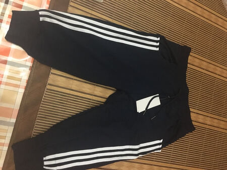 质量很好，又来买啦，穿上很舒服，面料也不错，第一次下水，有点掉色，不过不严重，质量的确不错，还会来的喔
