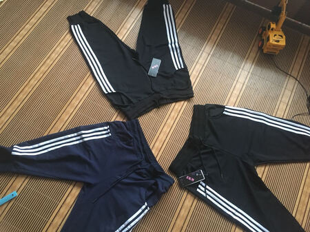 质量很好，又来买啦，穿上很舒服，面料也不错，第一次下水，有点掉色，不过不严重，质量的确不错，还会来的喔