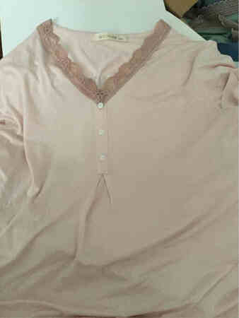 之前买了一件蓝色，穿着很舒服，年中活动赶紧又买一件。粉色比图片好看。