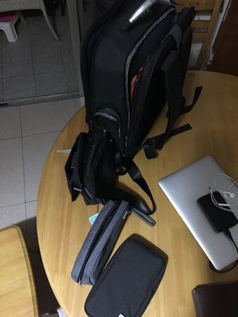 趁着活动一次性收纳了四个。有大有小，质量挺不错，款式颜色不差，物流够快，服务够好，好评好评。。。