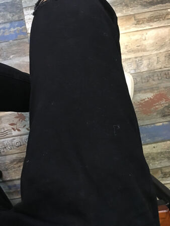 一点都不好，会有点把毛，质量很差，还会有点发白，反正不是很满意，