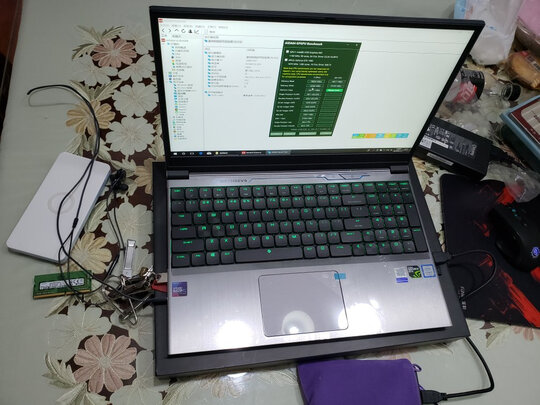 对比下机械革命深海幽灵z2与机械师f117b1哪