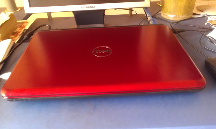 4英寸笔记本电脑(i5-2450M 4G 500G D刻 HD7