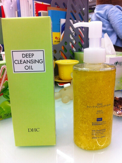 DHC蝶翠诗橄榄卸妆油200ml--全是絮状物,是不