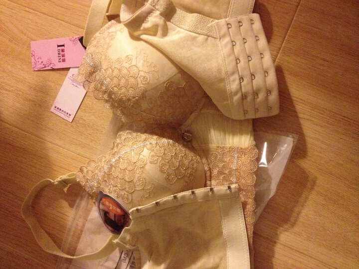 黛瑞妮 薄杯六排扣聚拢侧收调整型薄款文胸12