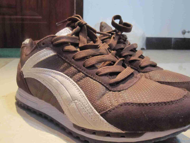 4 棕色 41码--这款李宁鞋的样子很经典,