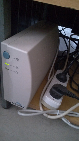 家用级产品 山特TG1000 UPS电源390元