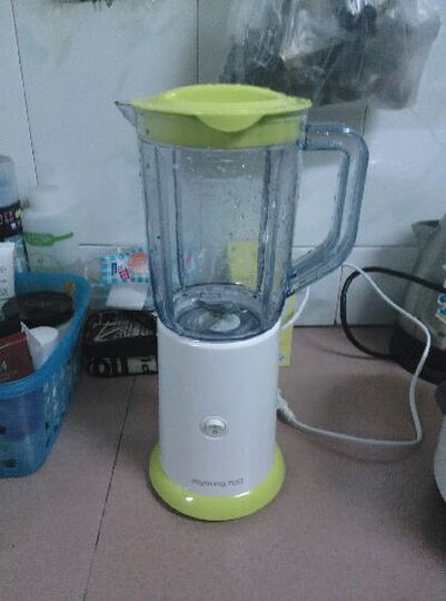 九阳(Joyoung)JYL-C051 料理机--刚榨的胡萝卜