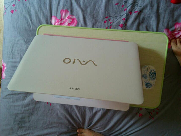 索尼SVF1521V2CW:比较喜欢它外观,自己去