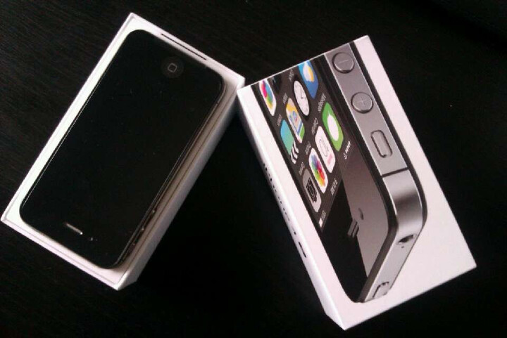 苹果(APPLE)iPhone 4S 8G版 3G手机(黑色)W