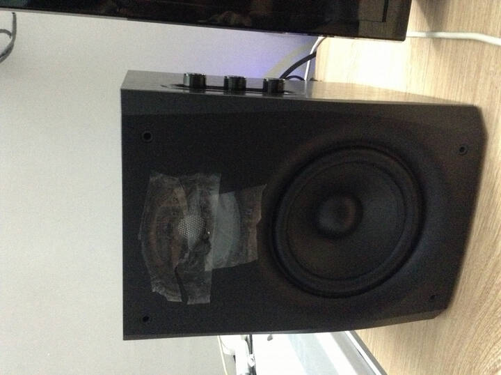 惠威D1080-IV:低音太低了,低音调节调大时中