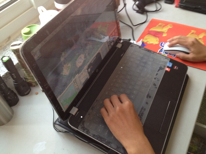 惠普(HP)Pavilion 15-E042TX 15.6英寸笔记本(