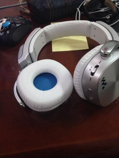 索尼NWZ-WH505:东西不错,就是充电线有些质