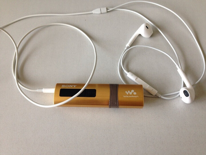 索尼(SONY) NWZ-B183F\/NC 炫色金属 动感佳