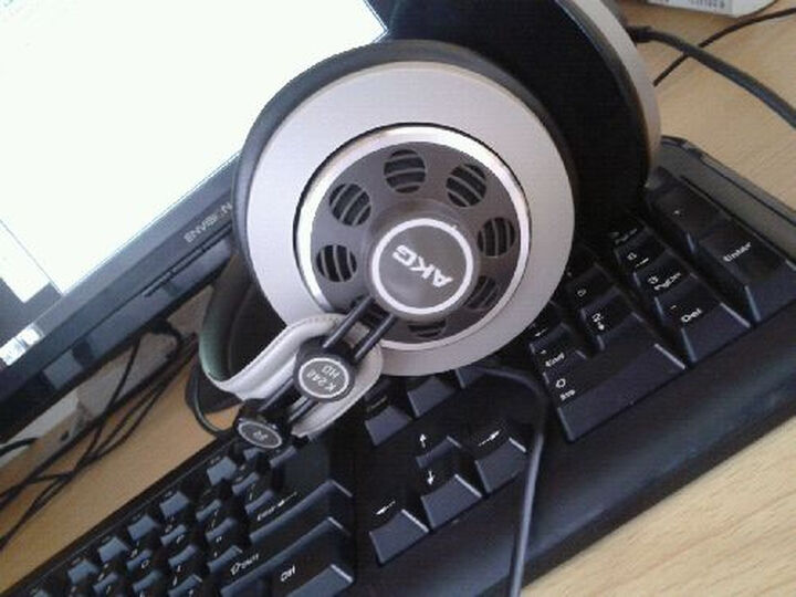 AKG K242HD 专业监听耳机 头戴式--就是做工