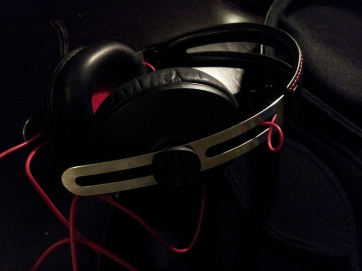 nnheiser)MOMENTUM 黑色--低端烧的木馒头开