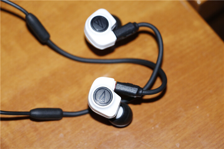 铁三角ATH-IM50 WH:戴眼镜的最好还是不要买