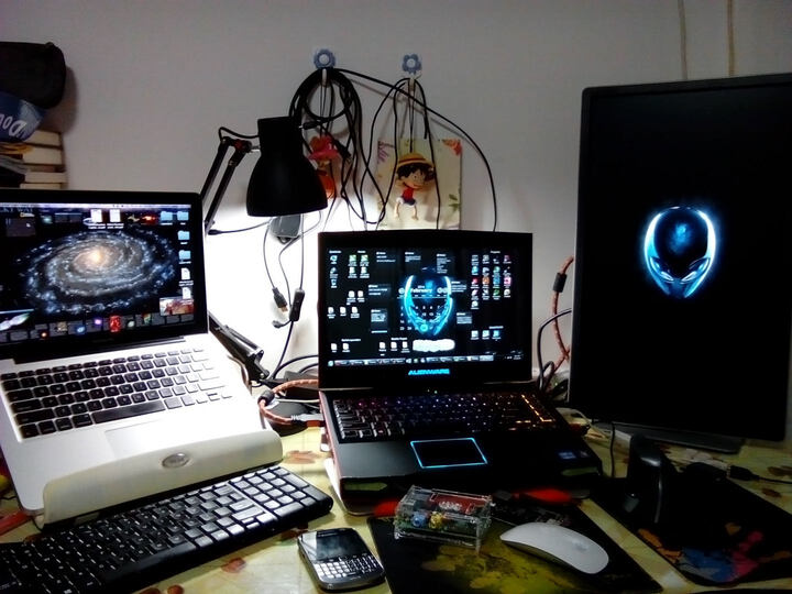 业级 P2314H 23英寸LED背光IPS液晶显示器-