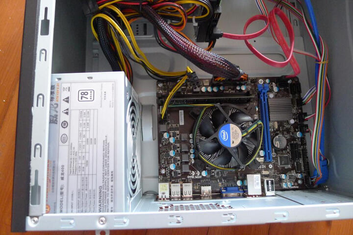 微星(msi)H61M-E33\/W8主板(Intel H61\/LGA 11