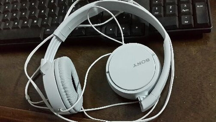 索尼(SONY) MDR-ZX110AP 入门监听头载式耳