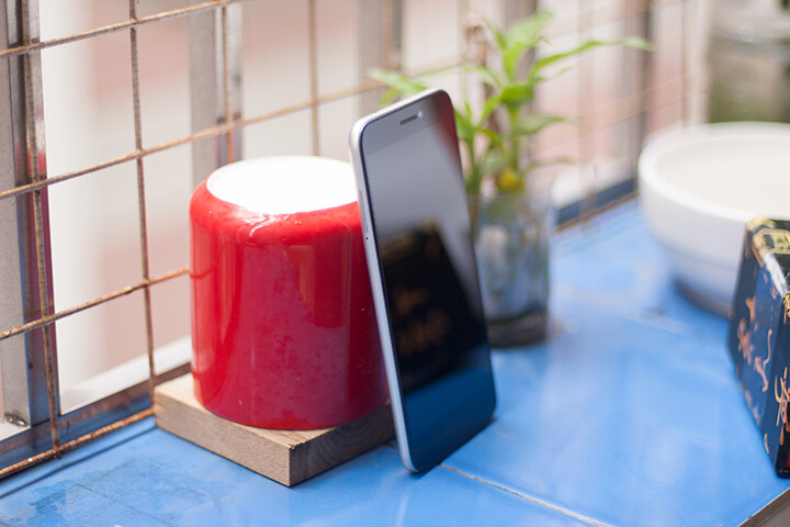 100+V6 爱奇艺视频手机(16G版) 3G手机(银润