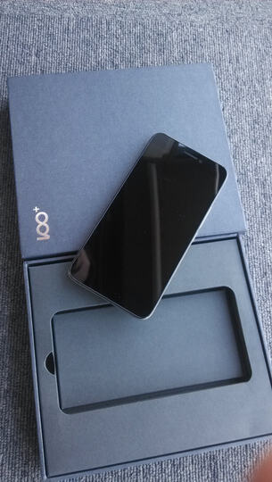 100+V6 爱奇艺视频手机(16G版) 3G手机(银润