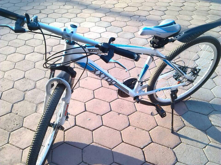 爱撒图炫酷21速山地自行车 双碟刹 白蓝色--车