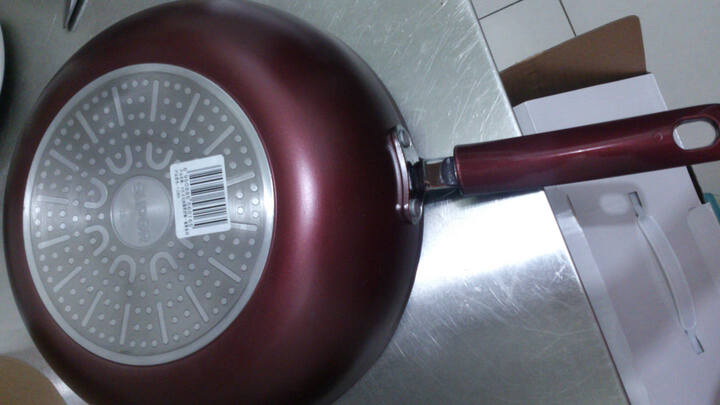 苏泊尔煎锅:电磁炉做菜很容易糊,就想买一个不