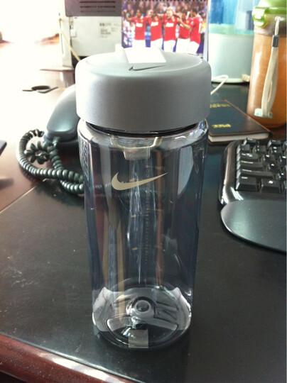 耐克 Nike 500毫升 青少年运动水壶 灰色 均码-