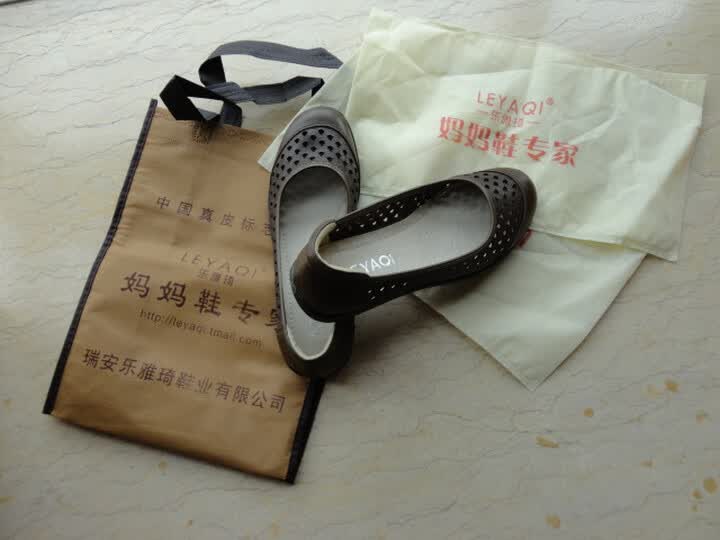 <em>乐雅琦</em> 2012新款 <em>女鞋</em> 真皮凉鞋 牛皮单鞋 平底