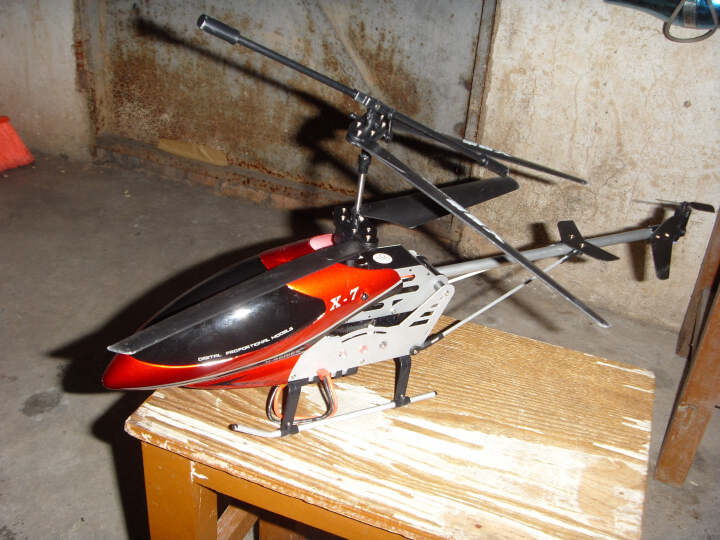 亲子日超大型合金充电遥控飞机直升飞机陀螺仪