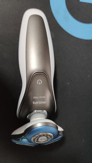 飞利浦(PHILIPS)电动剃须刀刮胡刀+眼部仪+拉杆箱+旅行4件套装 晒单图