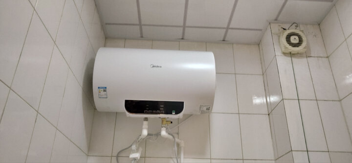 美的（Midea）速热50升电热水器 5.3倍大水量 健康洗 一级节能专利无缝内胆 智能家电F50-15WB5(Y) 晒单图