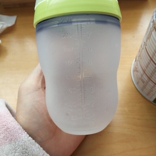 可么多么 (COMOTOMO) 新生儿婴儿 宽口径硅胶断奶奶瓶奶嘴(0-6个月)原装进口大小套装 晒单图